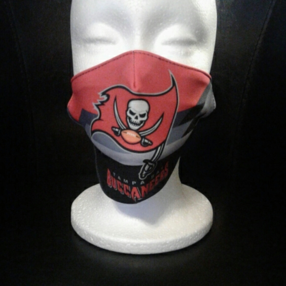 ❤NEW Tampa Bay Buccaneers Face Mask❤ - Picture 2 of 7